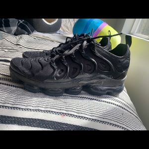 nike black vapormax shoes